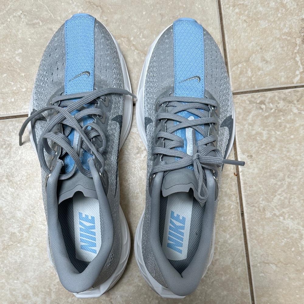 Nike Women's Pegasus Plus Running Shoes/Athletic Shoes in Gray and Light Blue